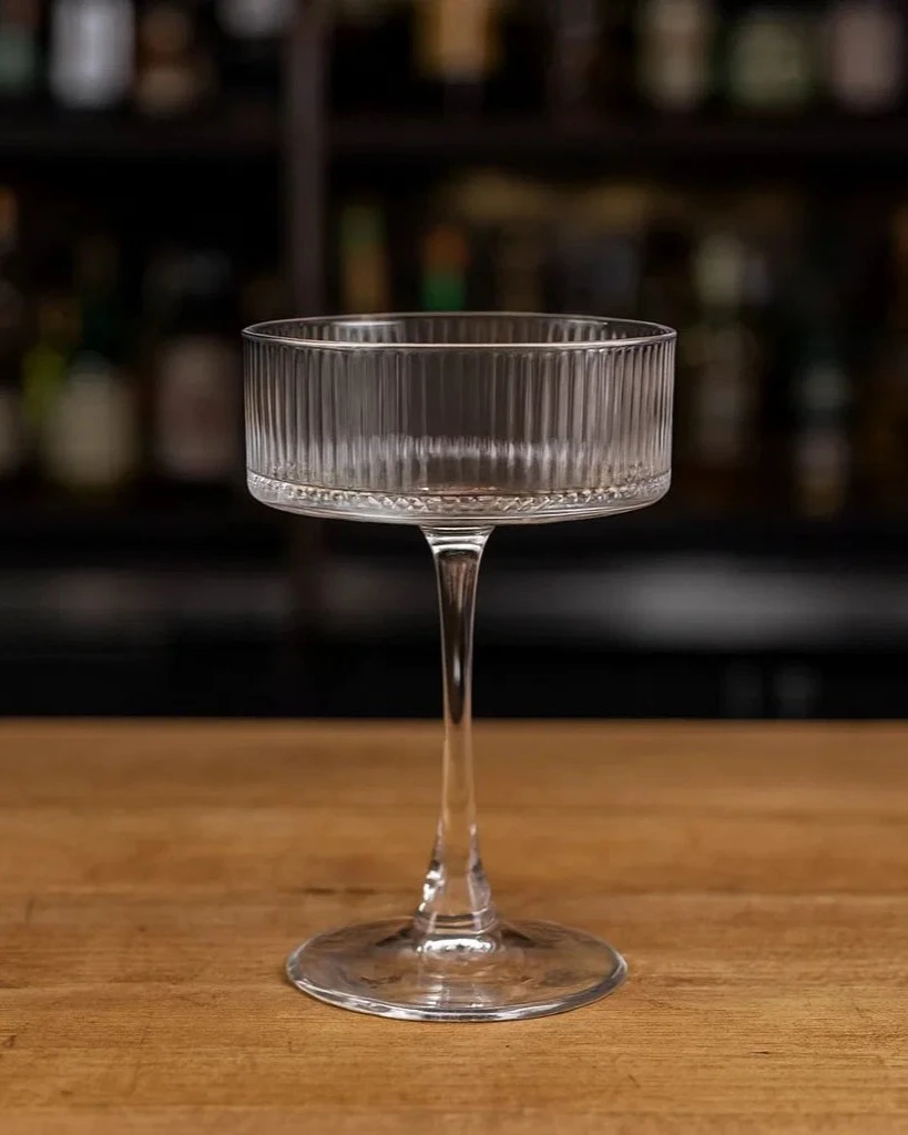 گیلاس شیاردار پایه بلند دلی گلس deli glass - فروشگاه هپسی وار