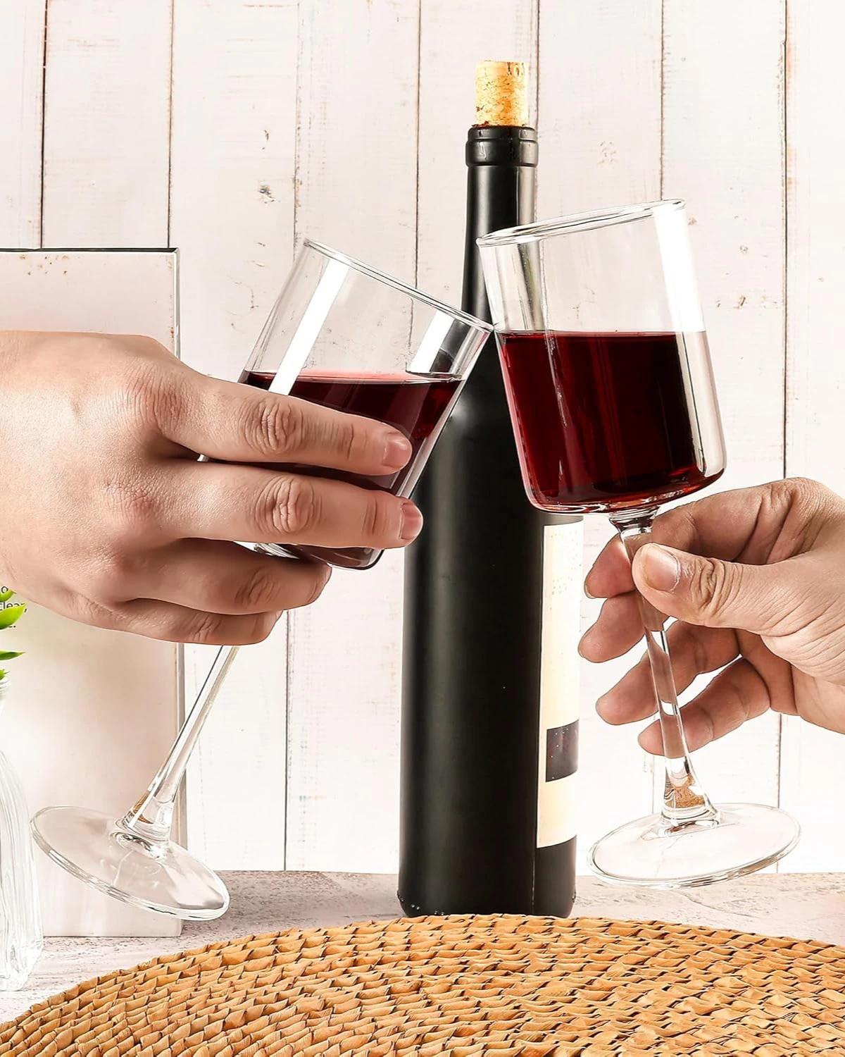 گیلاس پایه بلند طرح آیکونیک دلی گلس deli glass - فروشگاه هپسی وار